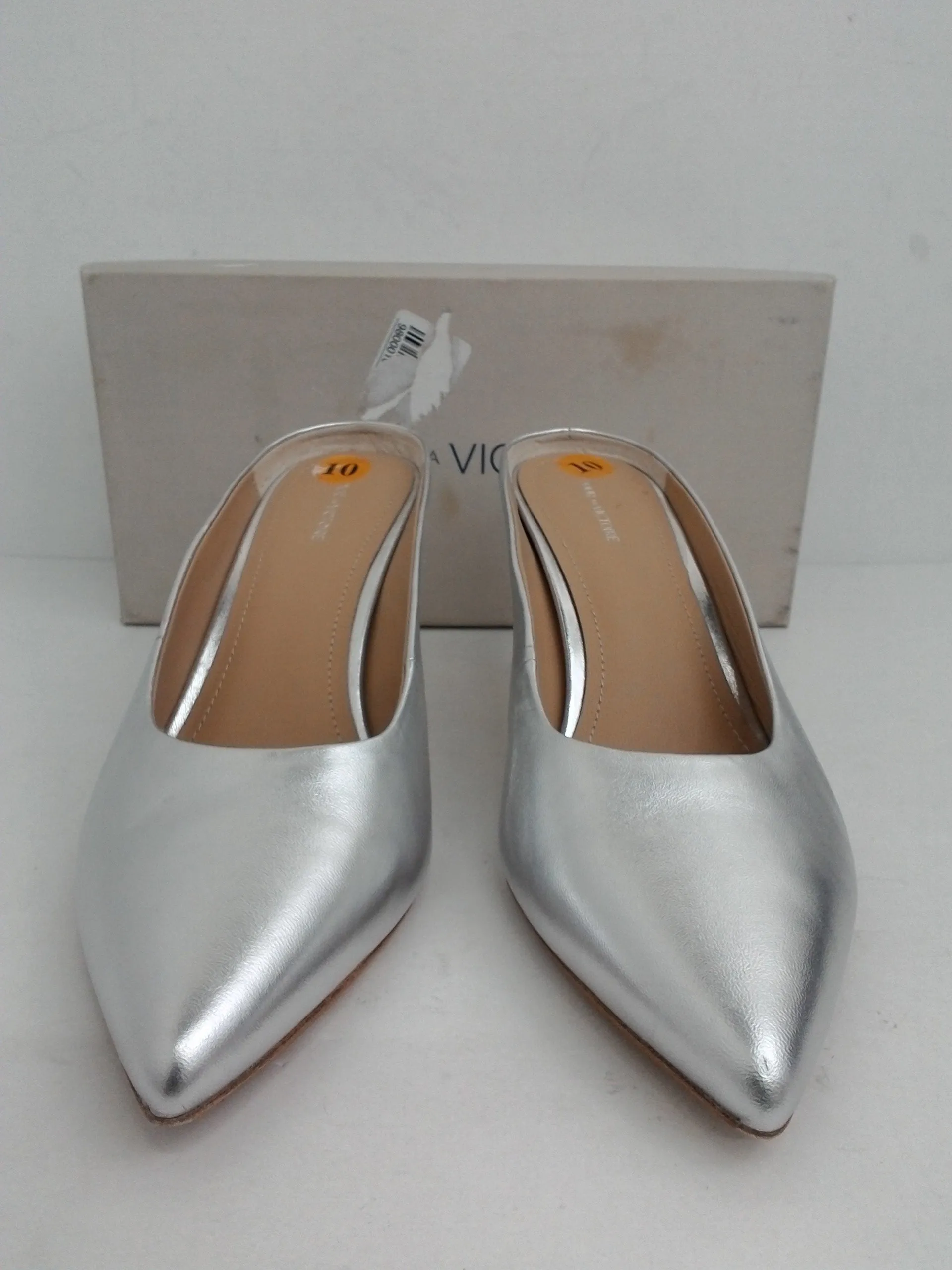 Pour La Victoire Women's Silver Leather Mule Size 10